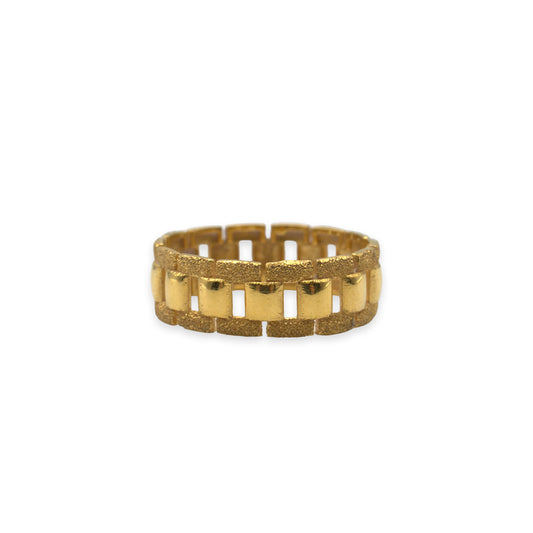 18ct yellow gold wedding ring, UK size Q