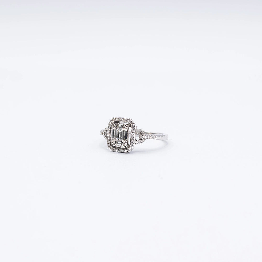 18k White Gold Baguette & Round Diamond Halo Ring | Size M