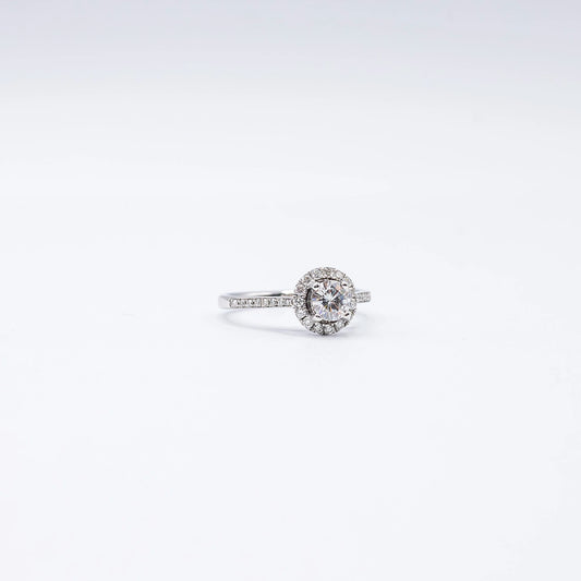 18k White Gold Round Diamond Halo Ring | Size M