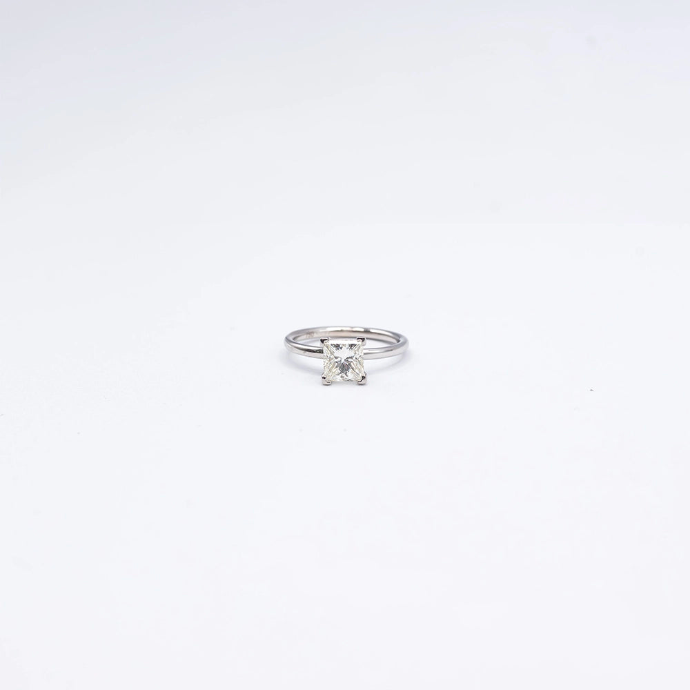 18k White Gold Princess Diamond 4 Claw, Solitaire Ring | Size M