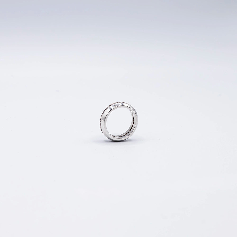 9k White Gold Round Diamond Pave Ring | Size N