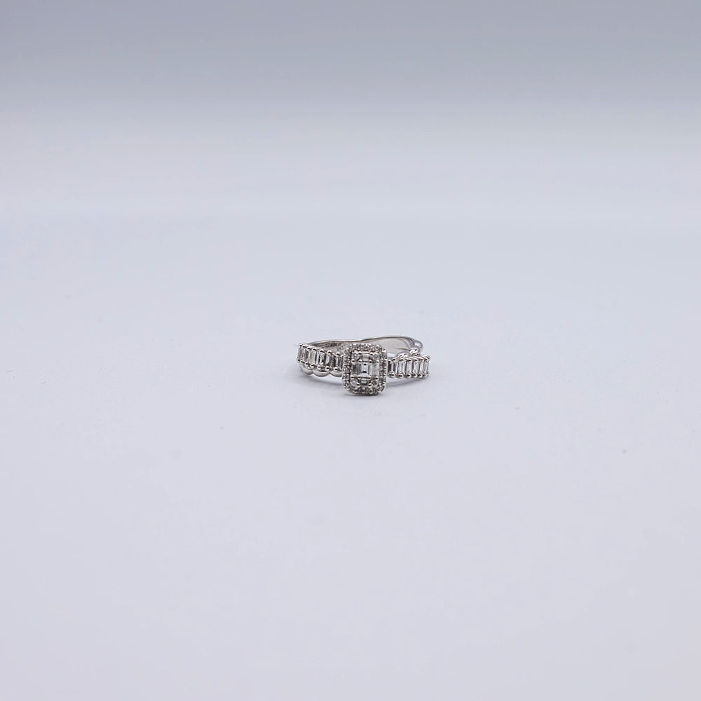 18k White Gold Baguette & Round Diamond Halo Ring | Size N