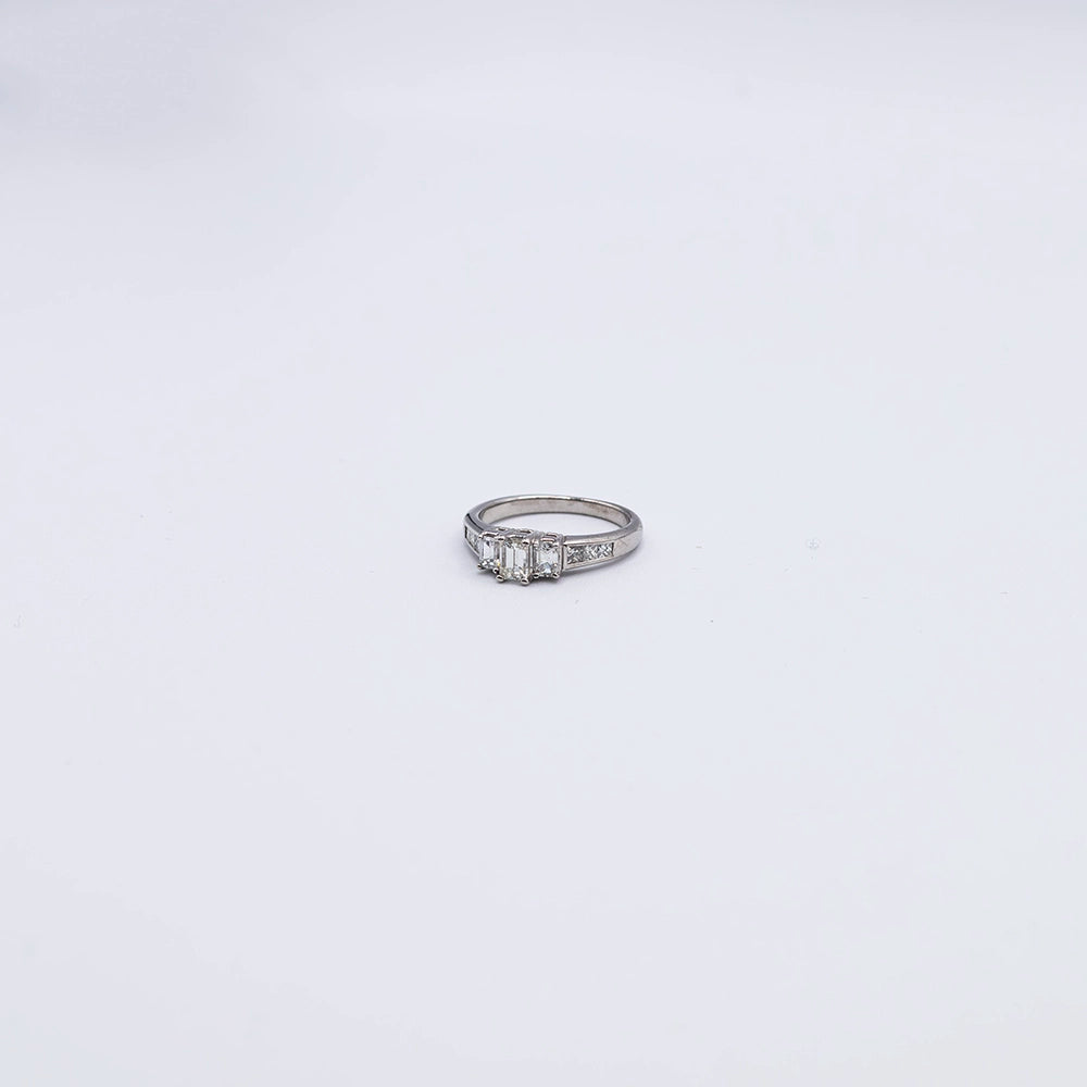 18k White Gold Radiant Diamond Trilogy Ring | Size M