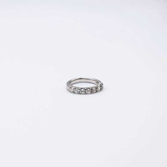 18k White Gold Round Diamond 7 Stone Ring | Size N