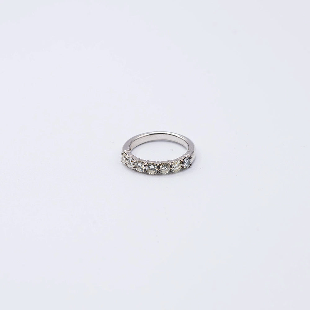 18k White Gold Round Diamond 7 Stone Ring | Size N