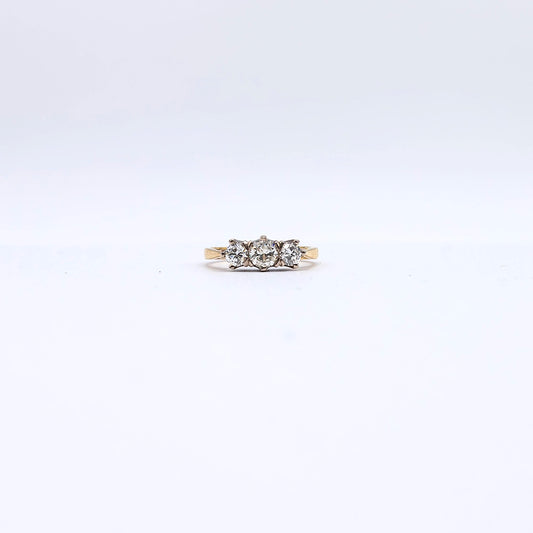 18k Yellow Gold Round Diamond Trilogy Ring | Size N