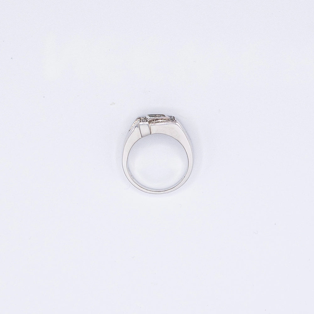 9k White Gold Round & Princess Diamond Pave Ring | Size U