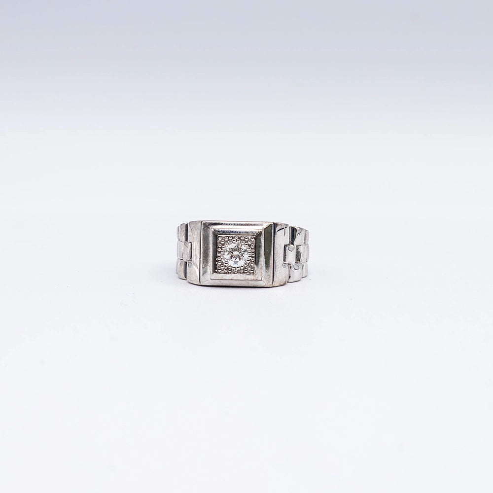 18k White Gold Round Diamond Bead Set Ring | Size T