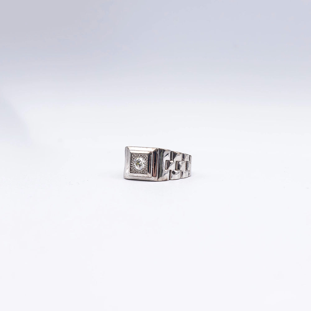 18k White Gold Round Diamond Bead Set Ring | Size T