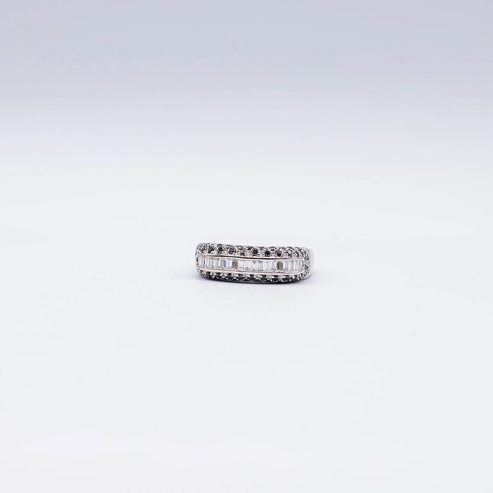 18k White Gold Baguette & Round Diamond Pave Ring | Size Q1/2
