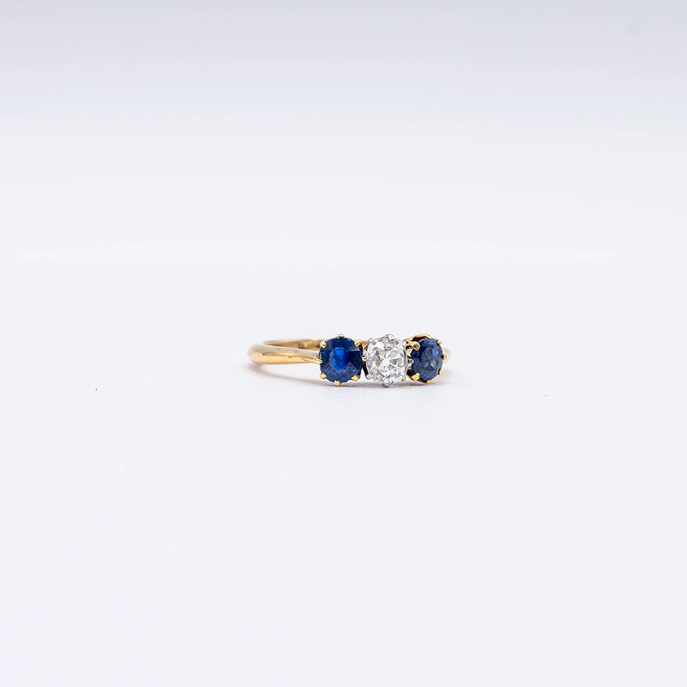 18k Yellow Gold Round Diamond & Sapphire Trilogy Ring | Size N1/2
