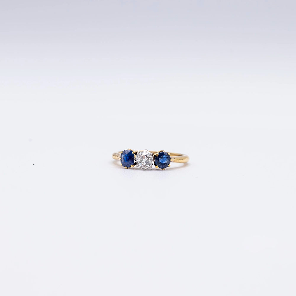 18k Yellow Gold Round Diamond & Sapphire Trilogy Ring | Size N1/2