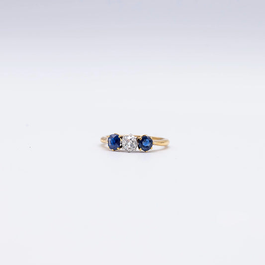 18k Yellow Gold Round Diamond & Sapphire Trilogy Ring | Size N1/2