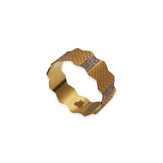 18ct Gold Unique Ring – Size R½ 18ct